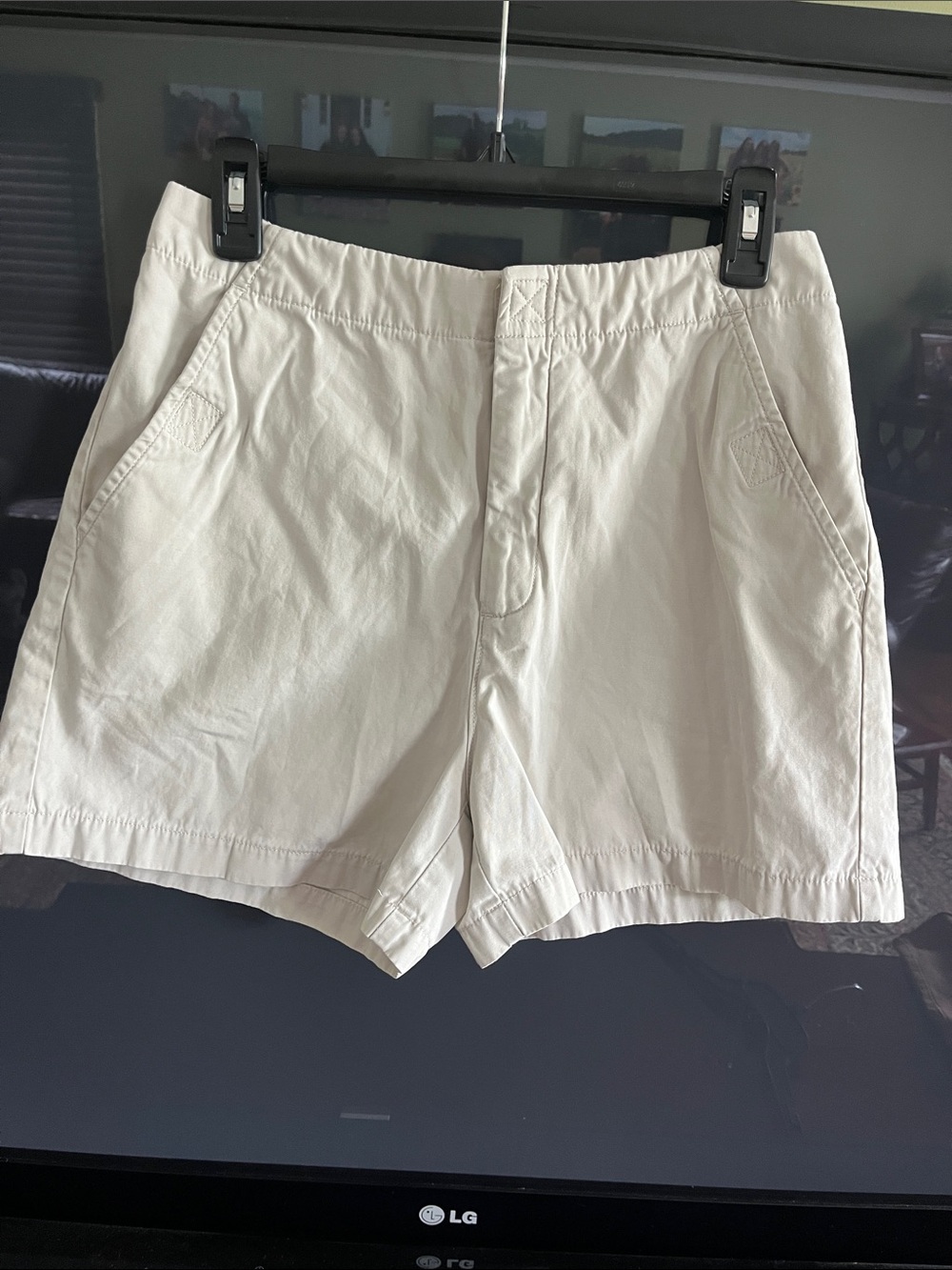 Vintage Dockers Women’s Khaki Cotton Shorts. Size 8.